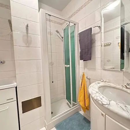 Apartamento Jacuzzi-idrotherapy Duomo 5 Min Qcterme 100m *